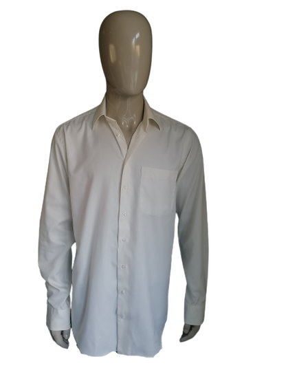 Adam Business overhemd. Beige gekleurd. Maat 41/ L - XL.