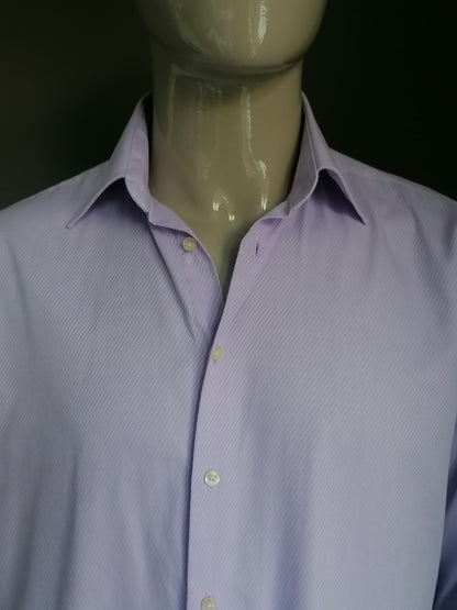 Tailor & Son shirt. Slightly purple striped. Size 41 / L.