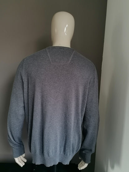 Miller & Monroe cotton sweater with V-neck. Dark gray. Size XL.