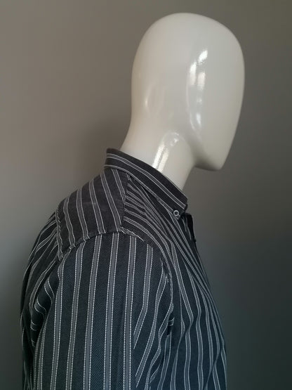 Giordano shirt. Black gray striped. Size L. Slim Fit.