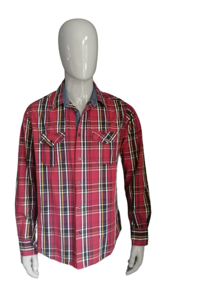 Armada shirt. Red blue yellow checked. Size XL. Regular fit.