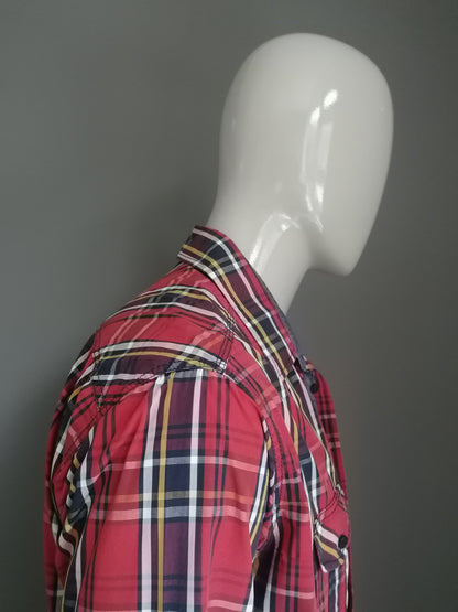 Armada shirt. Red blue yellow checked. Size XL. Regular fit.