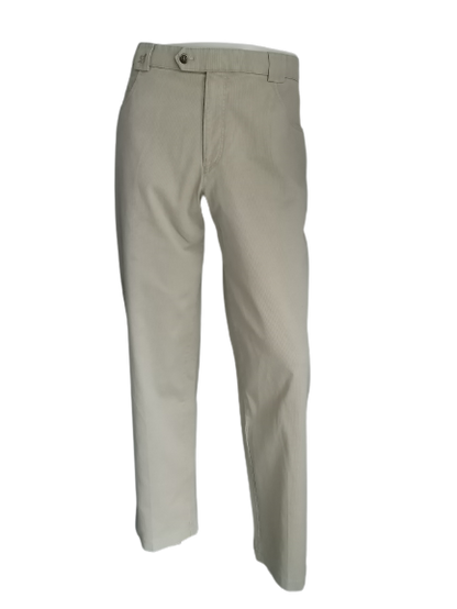 Comfort stretch trousers. Beige striped motif. Size 54 / L.