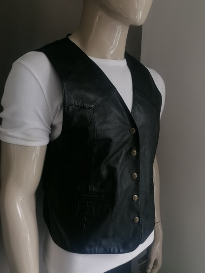 Gilet en cuir Studio Fashion avec goujons de presse. Couleur noire. Taille M.